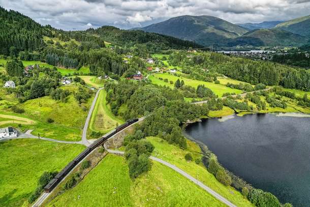 0069sz7h08d8fn21v0nka26r82kb shutterstock 2434278987