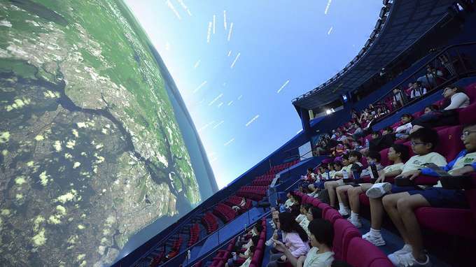 Enjoy a full 30-40 minutes session in this theatre