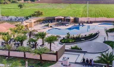 Crescent Spa and Resort Image