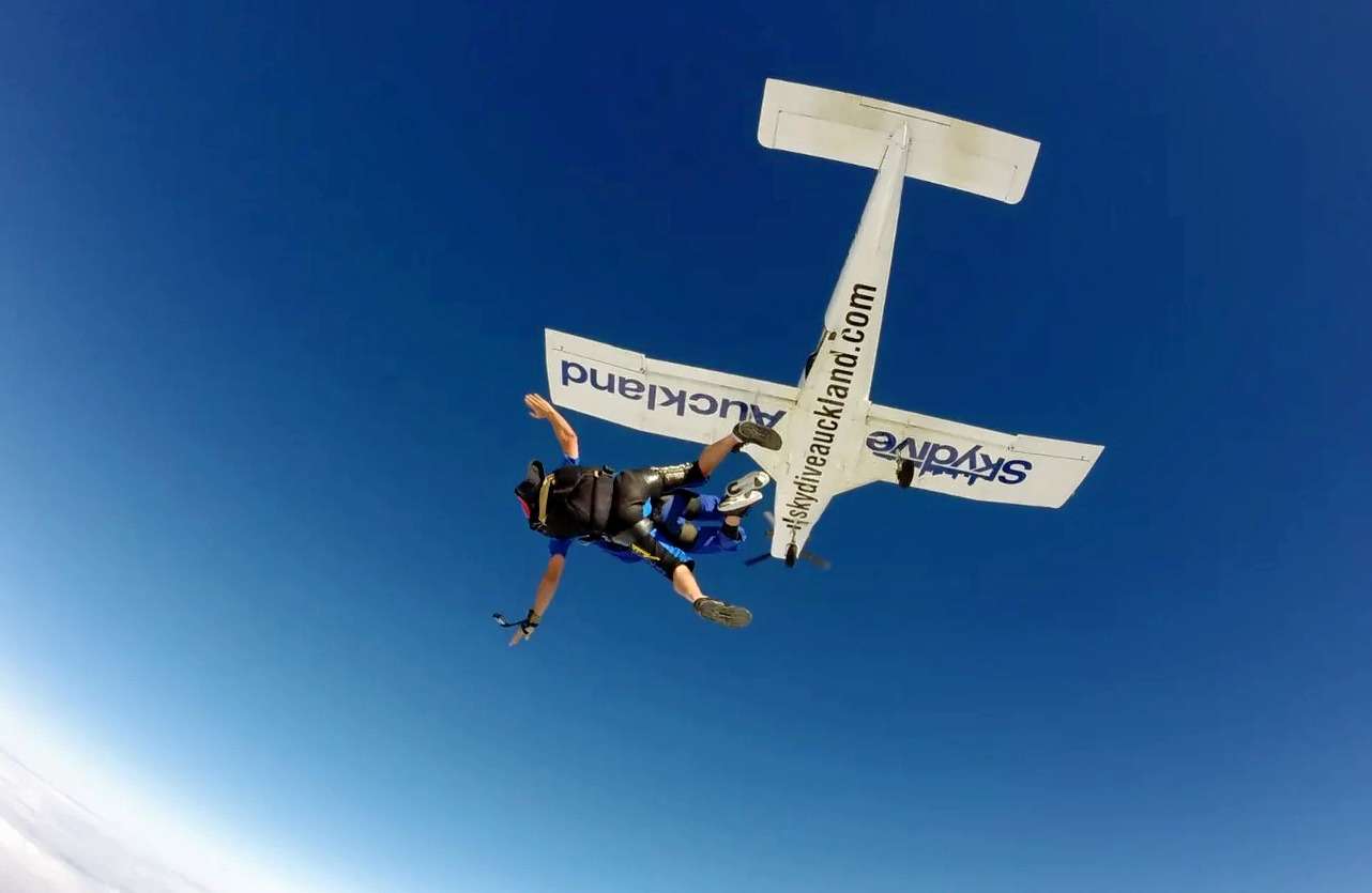 Skydive in Auckland Image