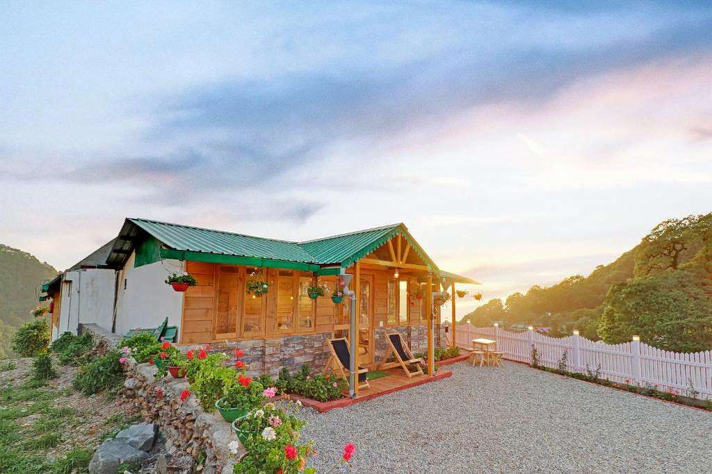 Chalet Stay On The Hilltop in Nainital Image