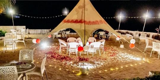 Candle Light Dinner In Mumbai Beach Image