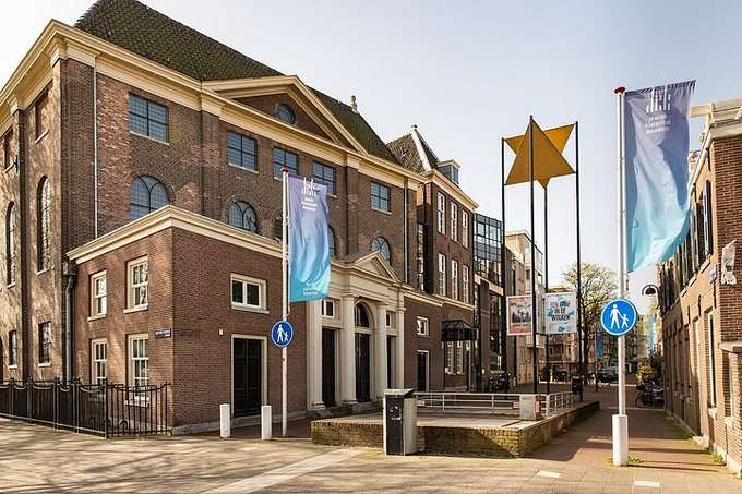 Stroll through the majestic Jewish Quarter in Amsterdam