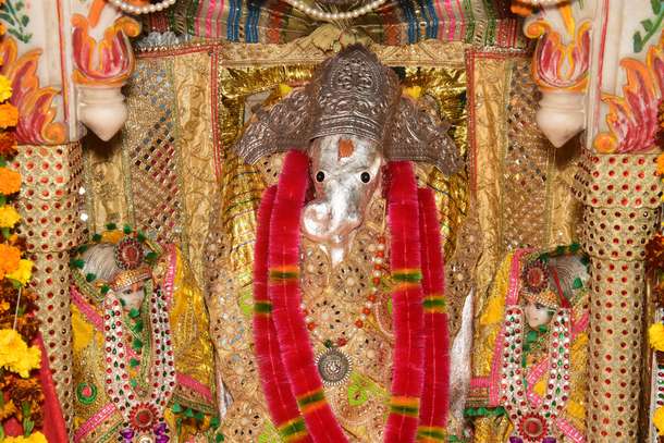Take blessings from Lord Ganesha at Garh Ganesh Temple