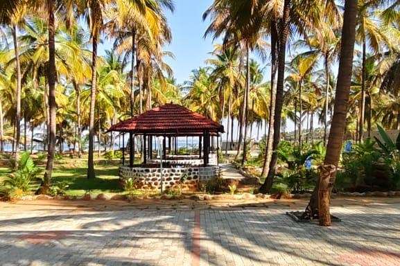 Enjoy a scenic, peaceful day amidst nature’s beautiful surroundings