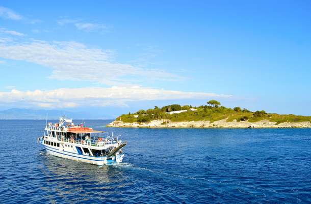 11ztor2l1xcrj989yrgkc72v075i shutterstock 1081352960