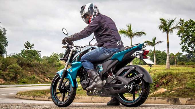 Experience the Freedom of Mumbai on Two Wheels