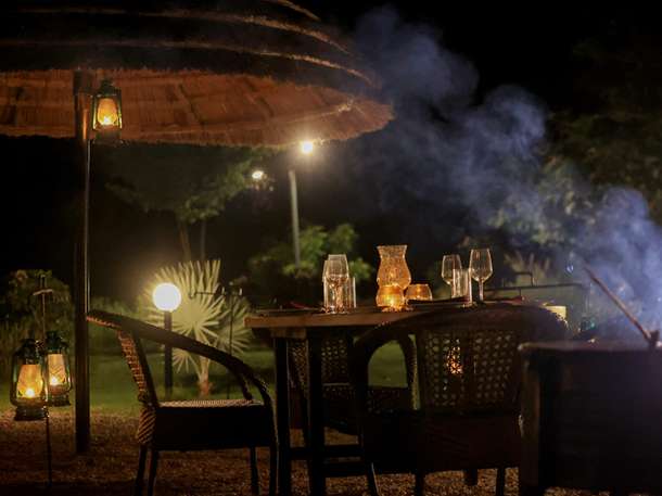 Dinner at Sinnys Camp and Resort, Pali