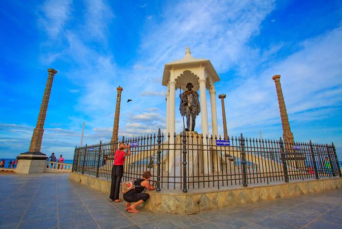 Mahatma Gandhi Statue