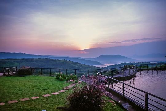 Upper Deck Resort Image