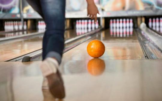 Bowling In Mumbai Image