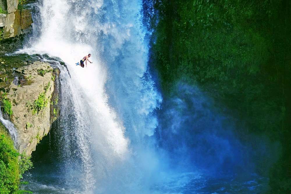 Premium Secret Garden and Waterfall Jump Tour Image