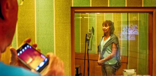 Half Day Bollywood Tour Mumbai Image