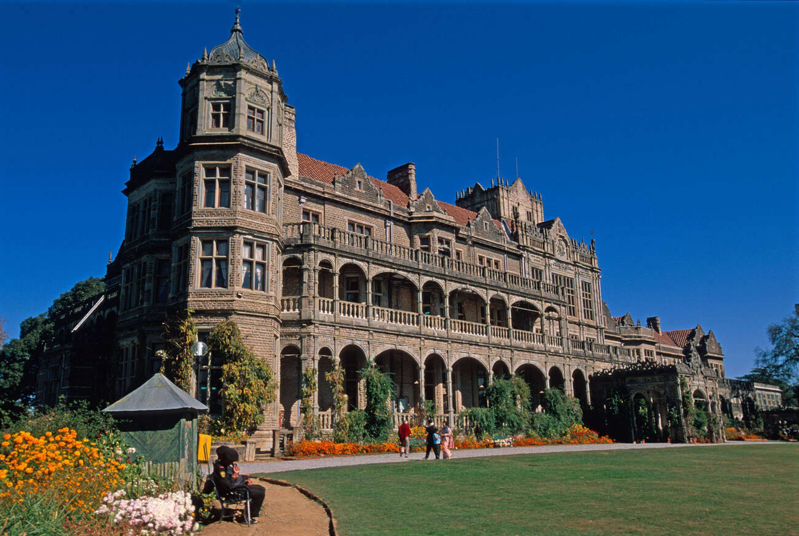 Pause for breathtaking views from the lodge lawns