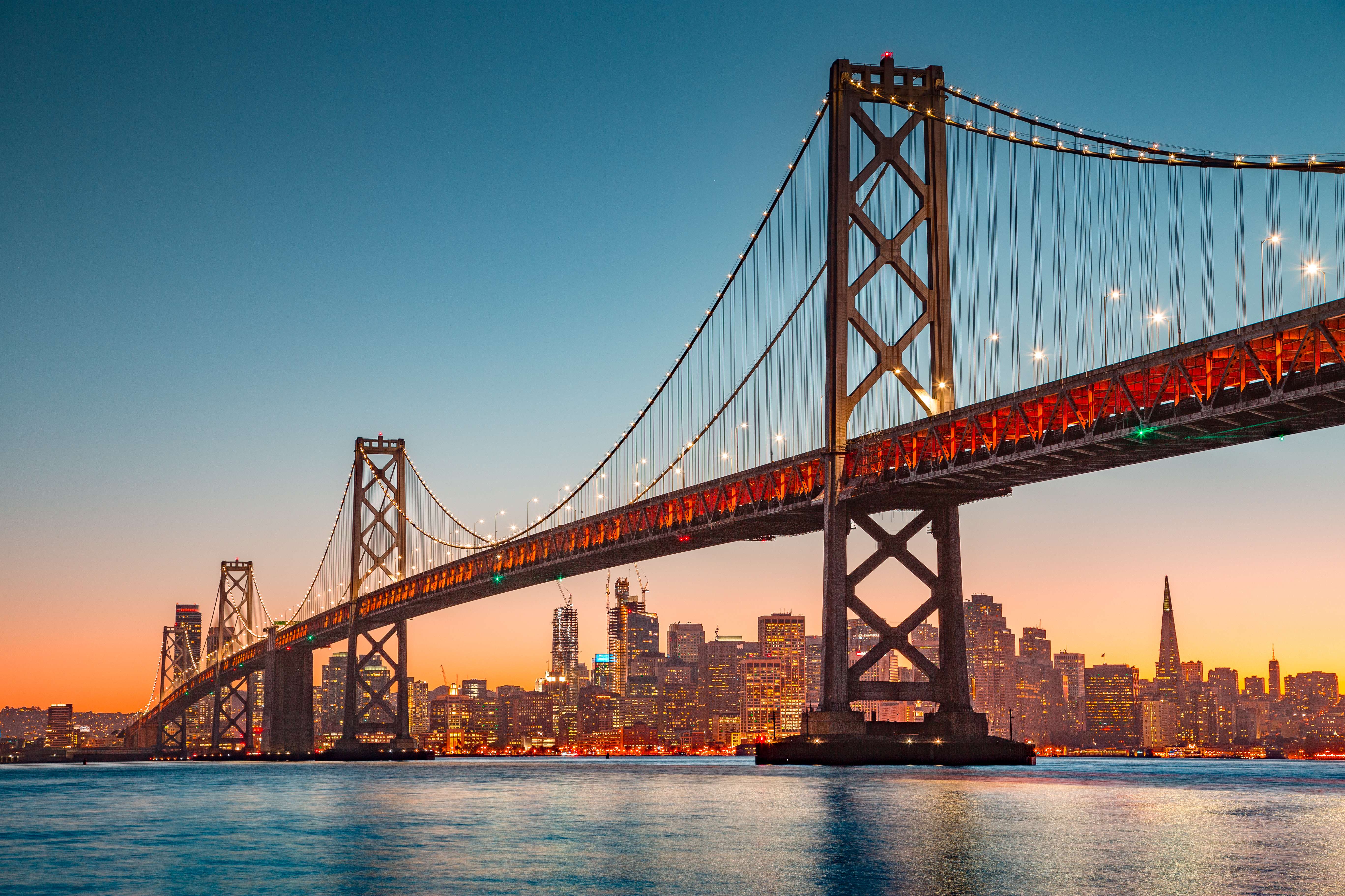 Capture the breathtaking views from San Francisco’s Golden Gate Bridge.