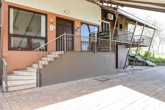 Offbeat Valley View Villa Near Panchgani Image