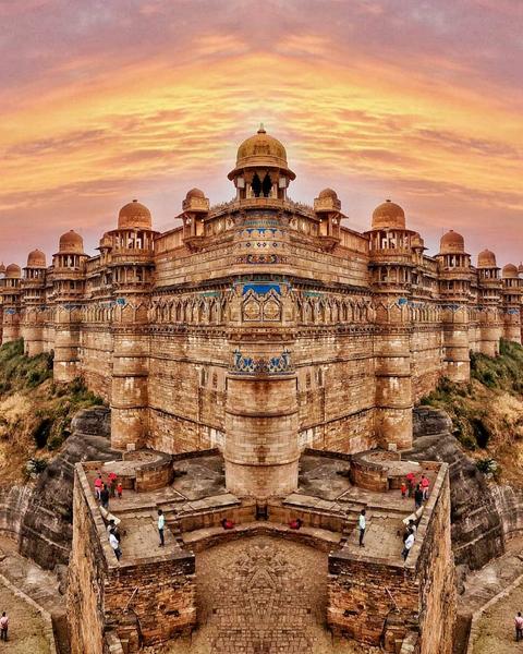 Educational Tour To Chanderi From Bhopal Image