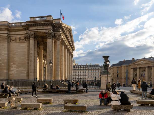 2t4zsq3v8botcb5h9hmhjqt6suks shutterstock 2270803787