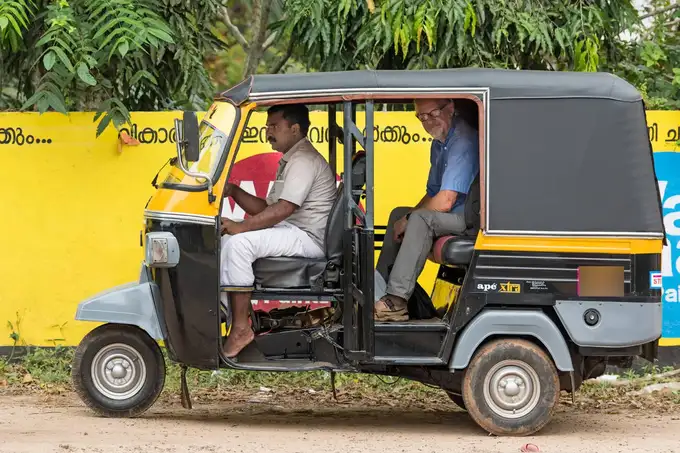  Glide through Fort Kochi’s lively streets in a Tuk Tuk