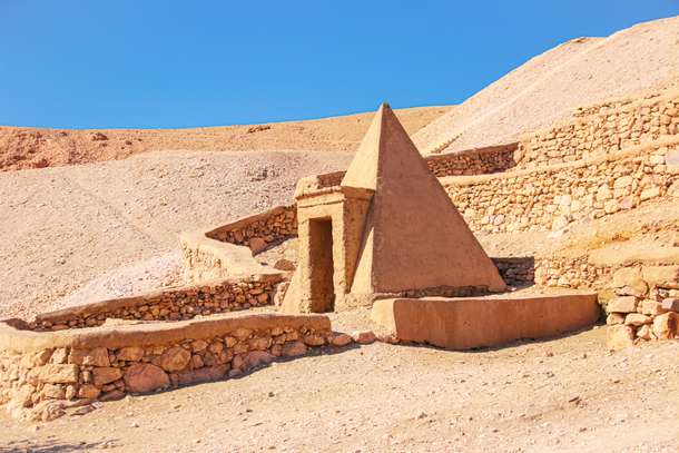 2tjkoc8qd72llqg65ttfqu0iz36x shutterstock 2212785749