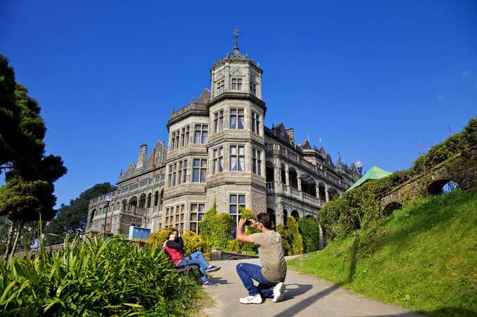 Click pictures at the famous Viceregal lodge of Shimla