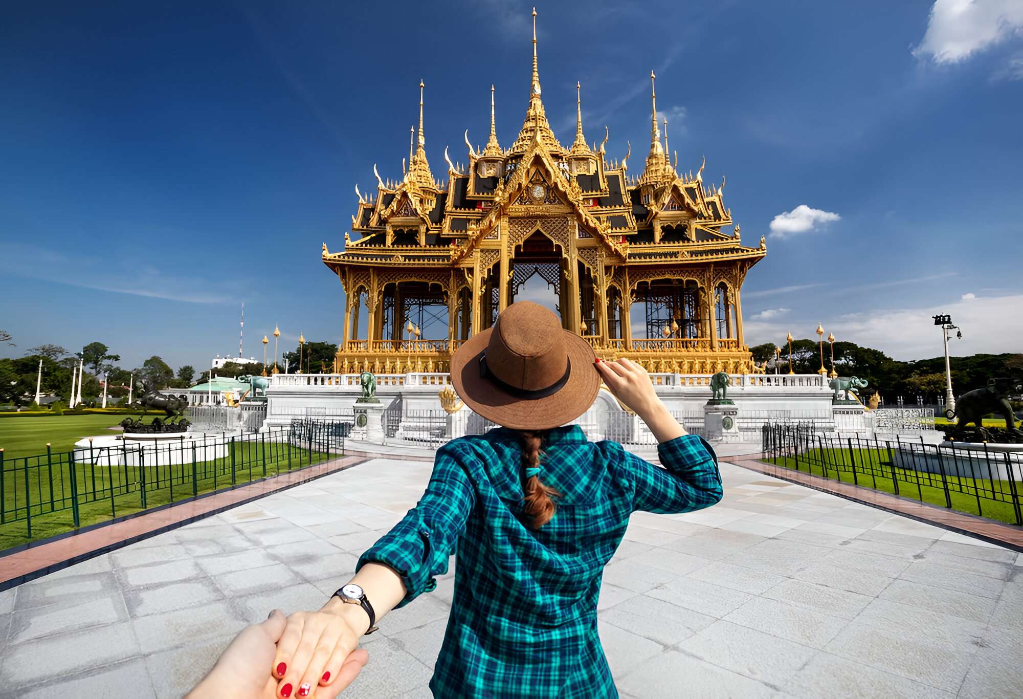 Marvel at the stunning architecture of Wat Phra Kaew