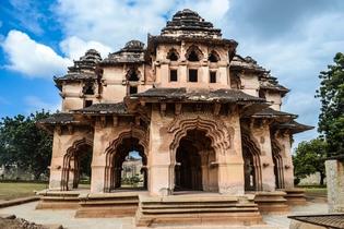 3bdr1053mxnp4yde6ukoyee2is6d royal%20enclosure,%20hampi