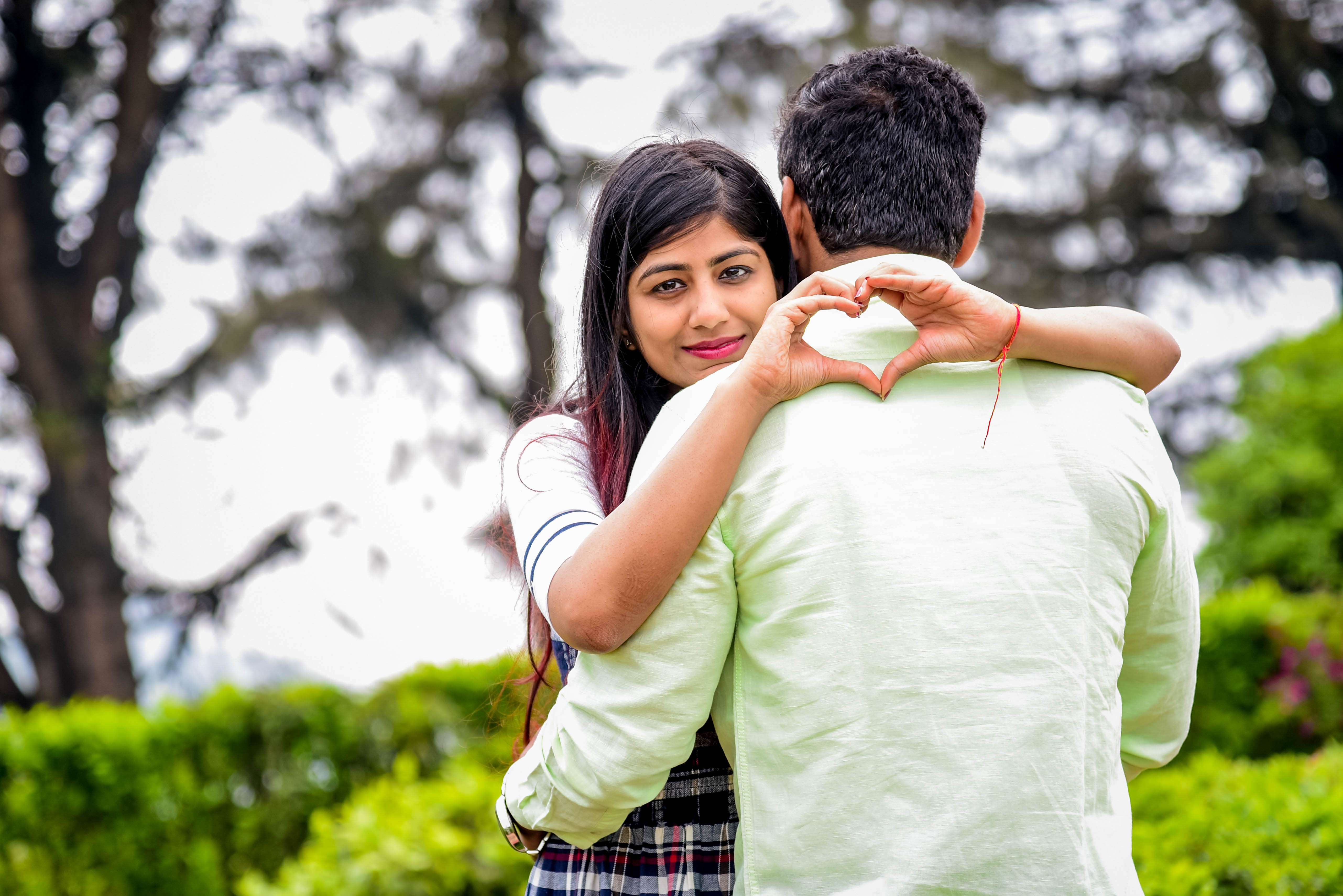 Celebrate your bond with a fun-filled shoot at scenic Lion’s Point