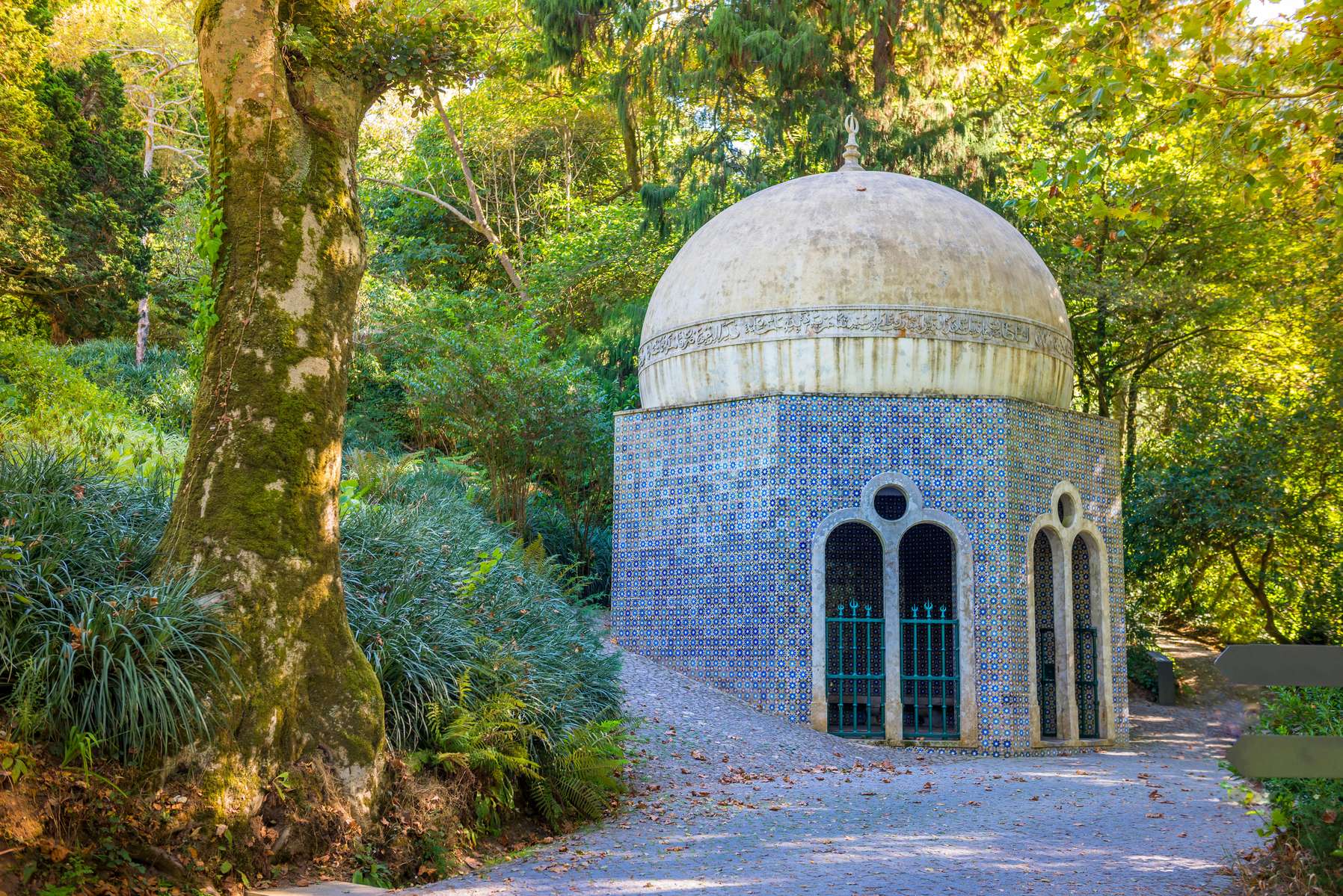Park and National Palace of Pena Tickets, Sintra | Last-Minute Priority Entrance Image