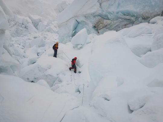 Kalindi Khal Trek Image