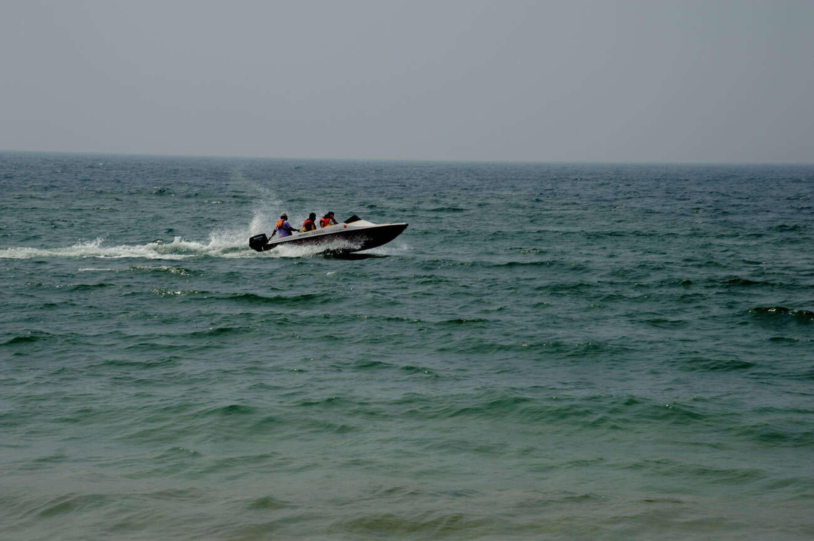 Enjoy a speed boat ride in Mandarmani 