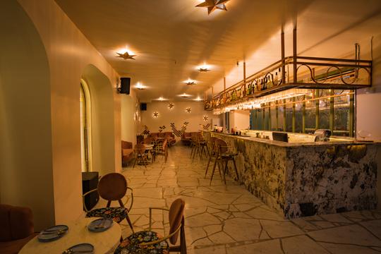 MIMI - High Energy Cocktail Bar Image