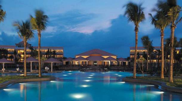 The night view of the beautiful pool