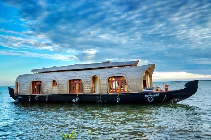 Drift through Goa’s backwaters aboard a houseboat