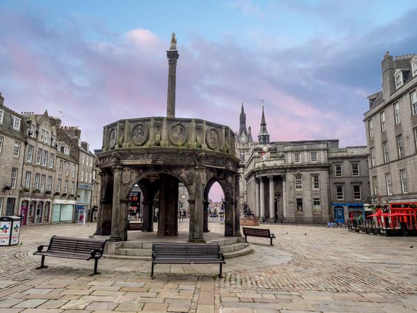Mercat Cross