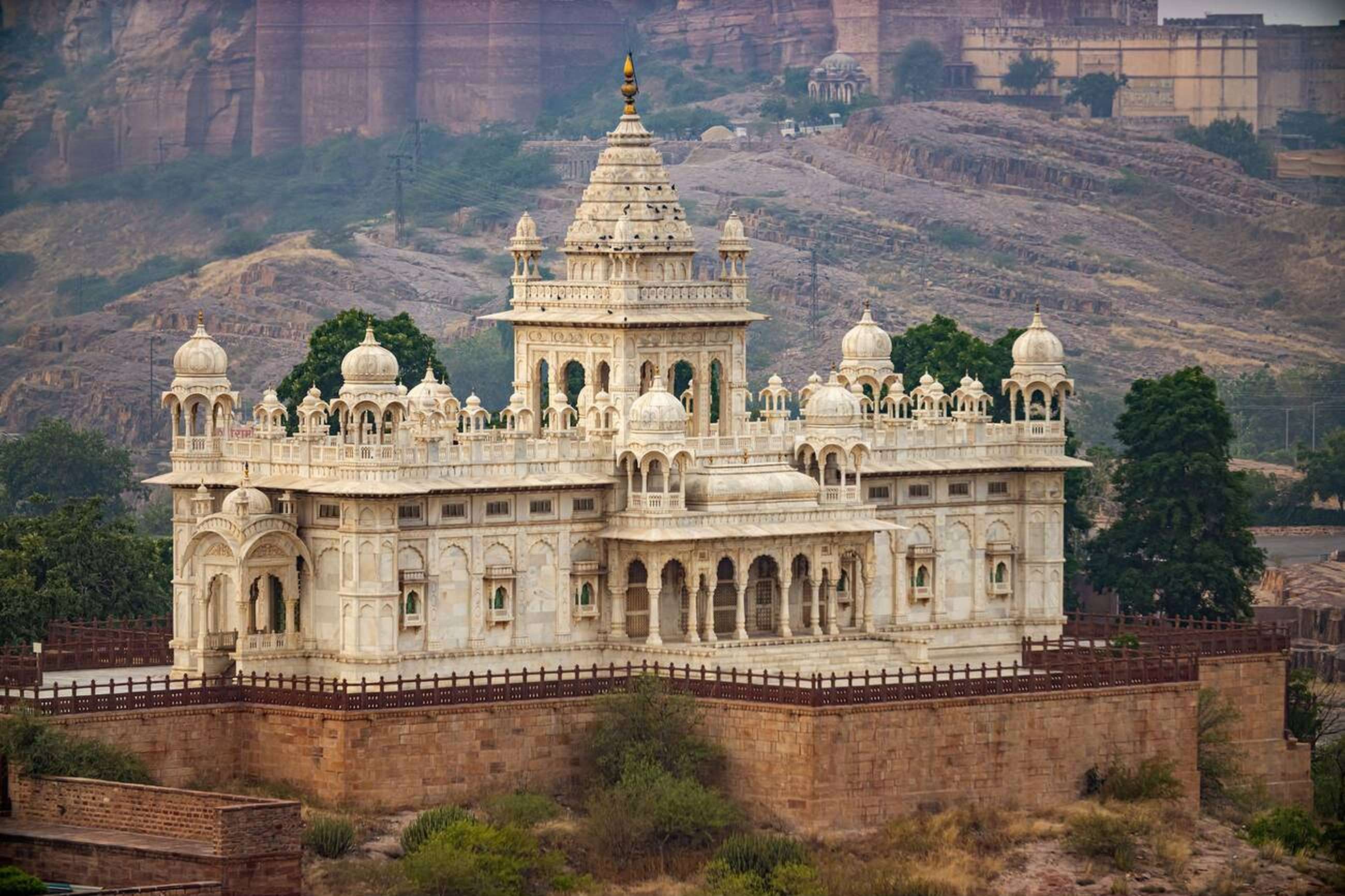 Explore Jaswant Thada’s marble beauty and tranquil surroundings