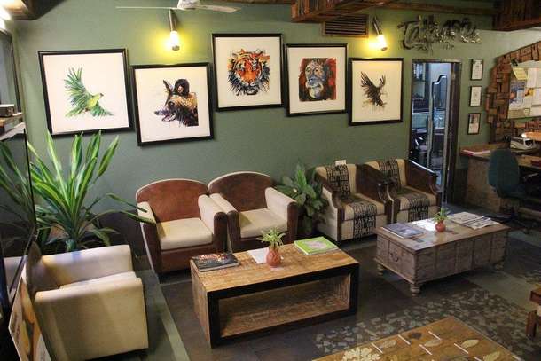 55lhkhunggtdfs47qselyj4v1ny4 hotel front desk lobby