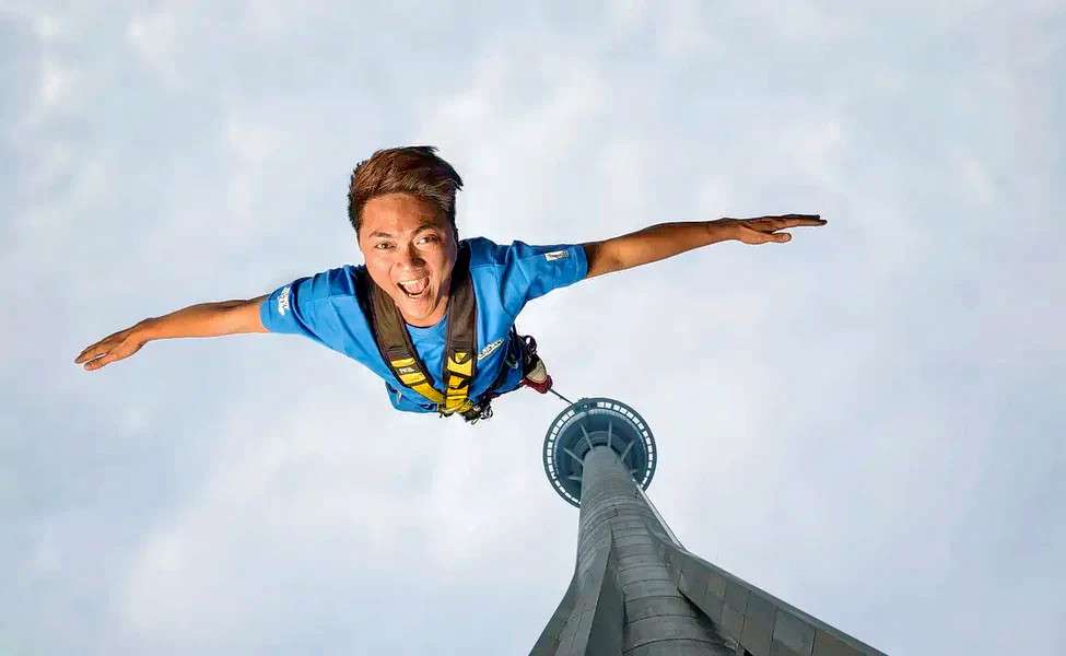 Macau Bungee Jumping: Macau Tower Image