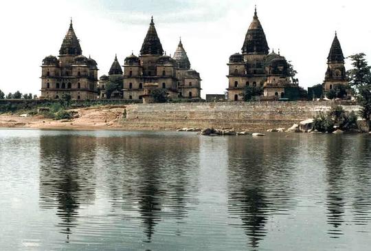 Rafting At River Betwa In Orchha Image