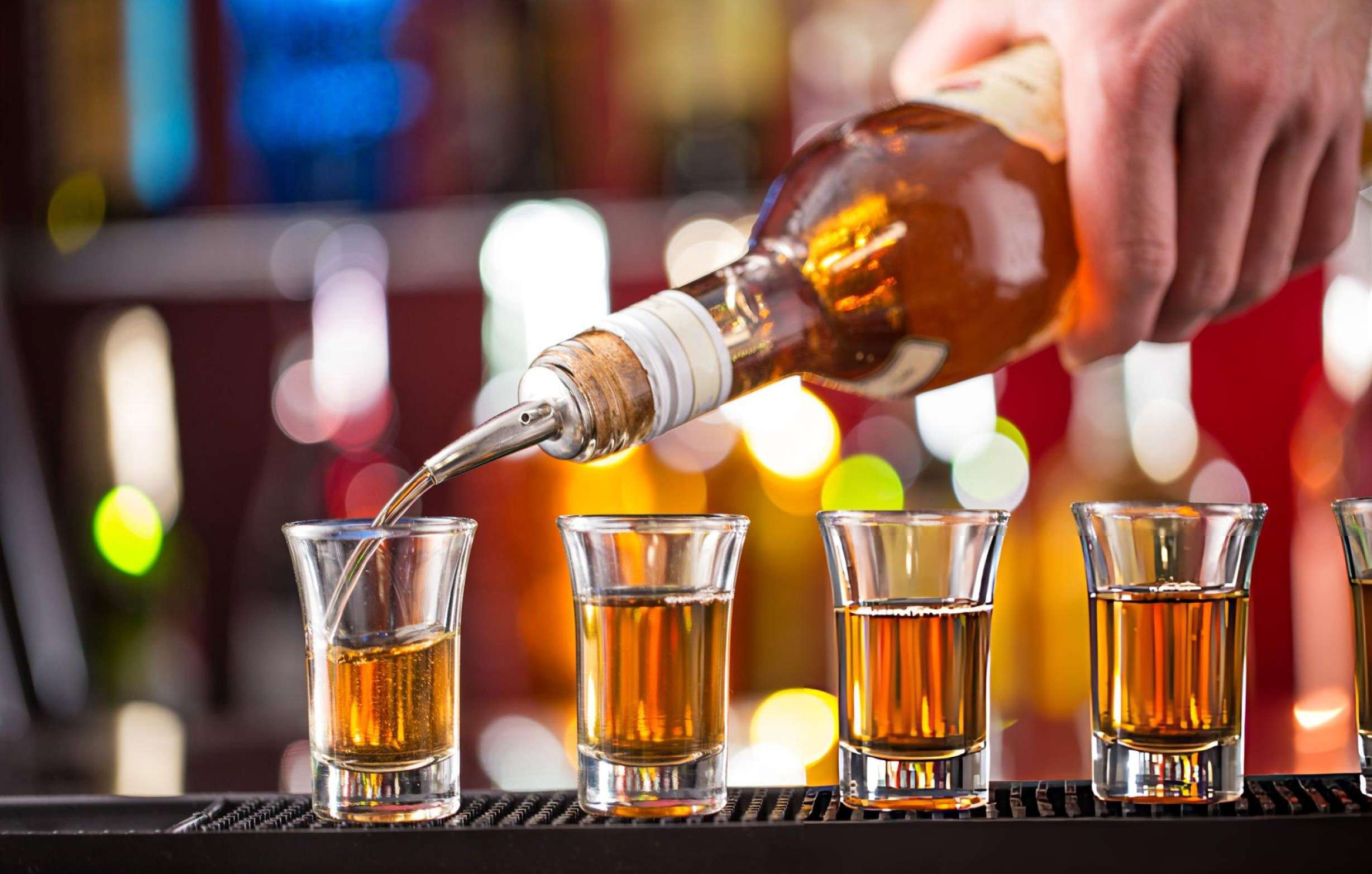 Explore Mumbai's nightlife with free drinks and unforgettable fun