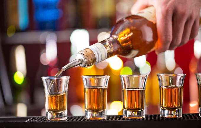 Explore Mumbai's nightlife with free drinks and unforgettable fun