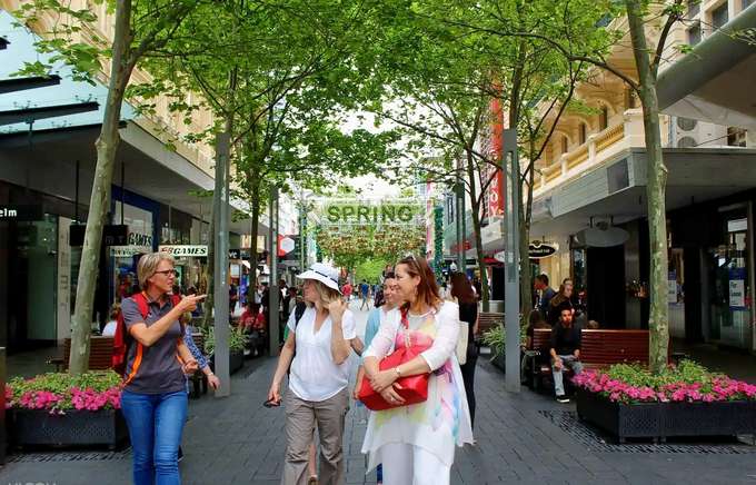 Enjoy your Perth Walking tour with a professional guide