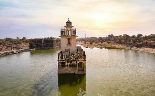 Udaipur to Chittorgarh Sightseeing Tour Image