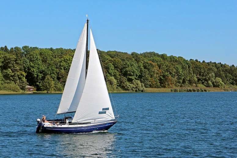 Sailing At Bambolim In Goa Image