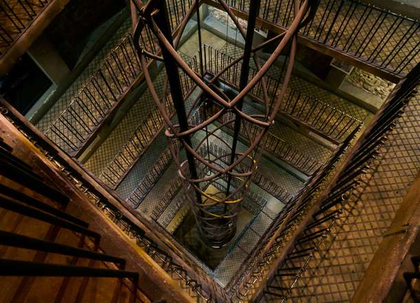 5rk20faeu7fxt1khskv9srvnyz6w the%20gothic style%20astronomical%20clock%20tower