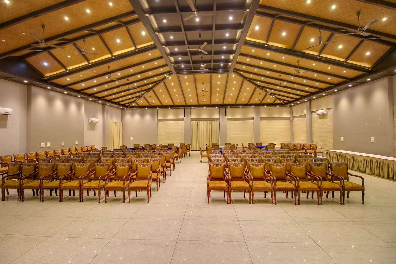 Maulik Mansion Resort Image