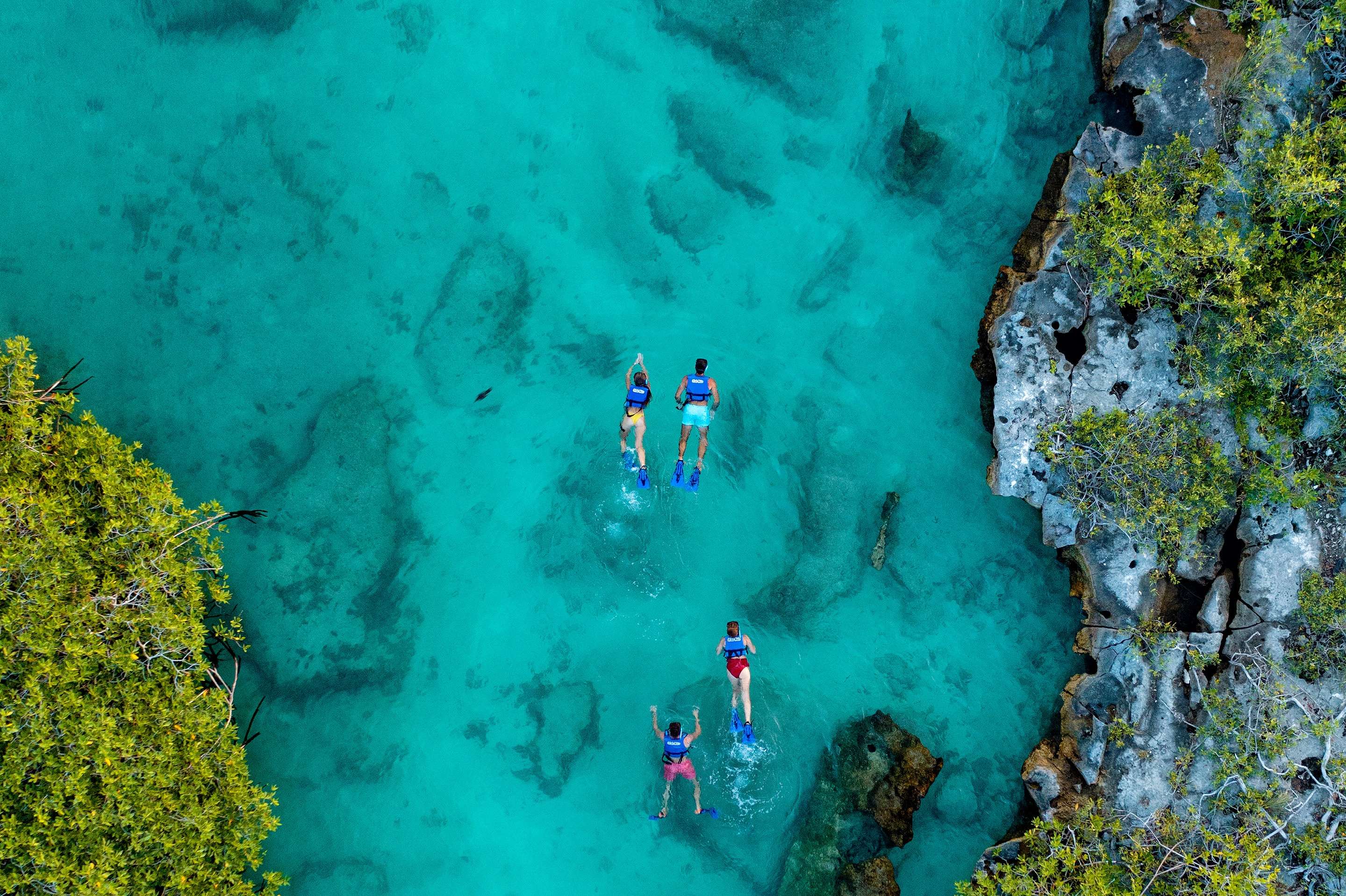 Enjoy adventurous snorkeling with your friends
