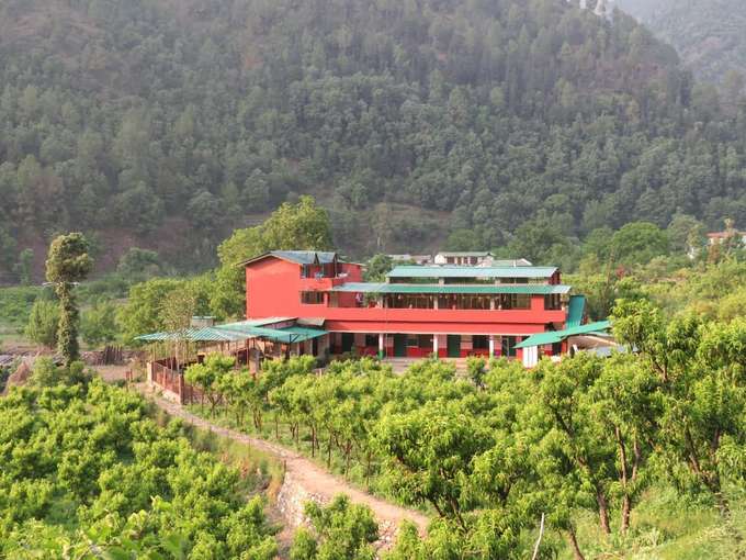 An Offbeat Homestay Amidst Scenic Mountains near Nainital