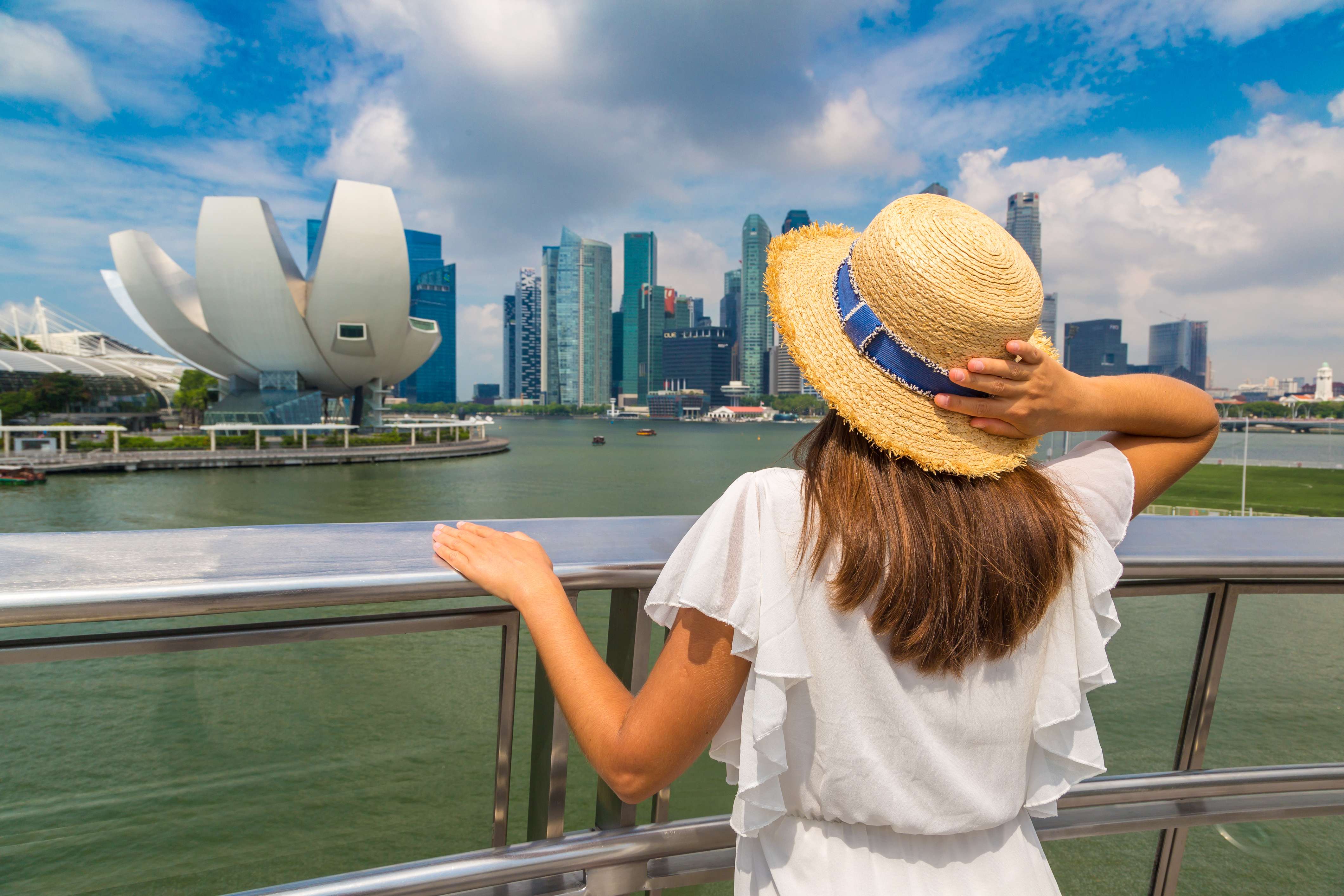 Explore city icons, nature escapes, and immersive attractions across Singapore