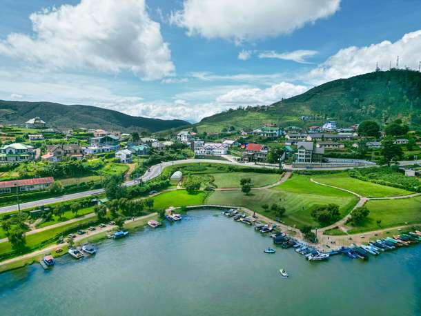Beauty of the Gregory Lake in Sri Lanka